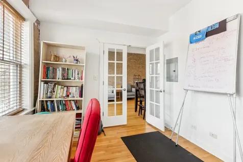 2609 West Gunnison Street Chicago IL 60625