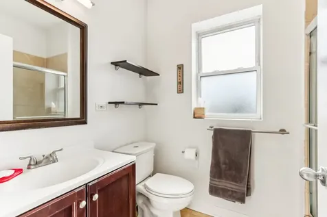 2609 West Gunnison Street Chicago IL 60625