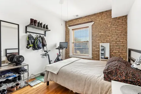 2609 West Gunnison Street Chicago IL 60625