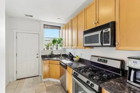 2609 West Gunnison Street Chicago IL 60625