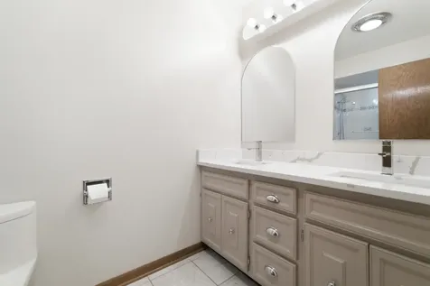 1939 East 170th Place South Holland IL 60473