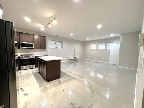 4853 West Nelson Street Chicago IL 60641