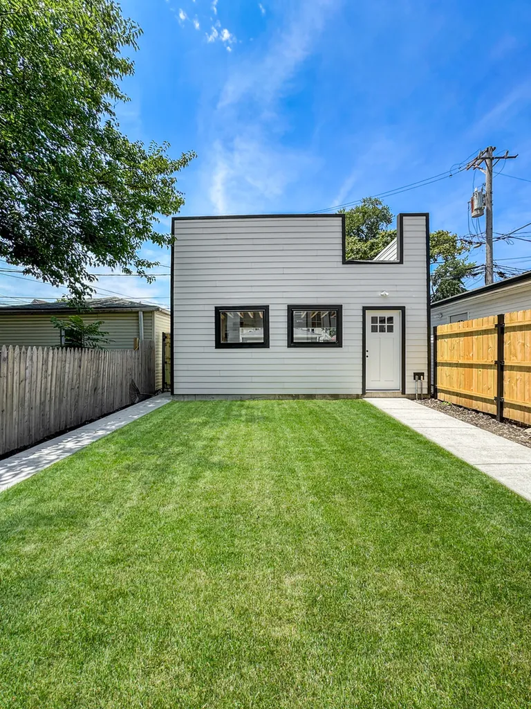1728 North Sawyer Avenue Chicago IL 60647