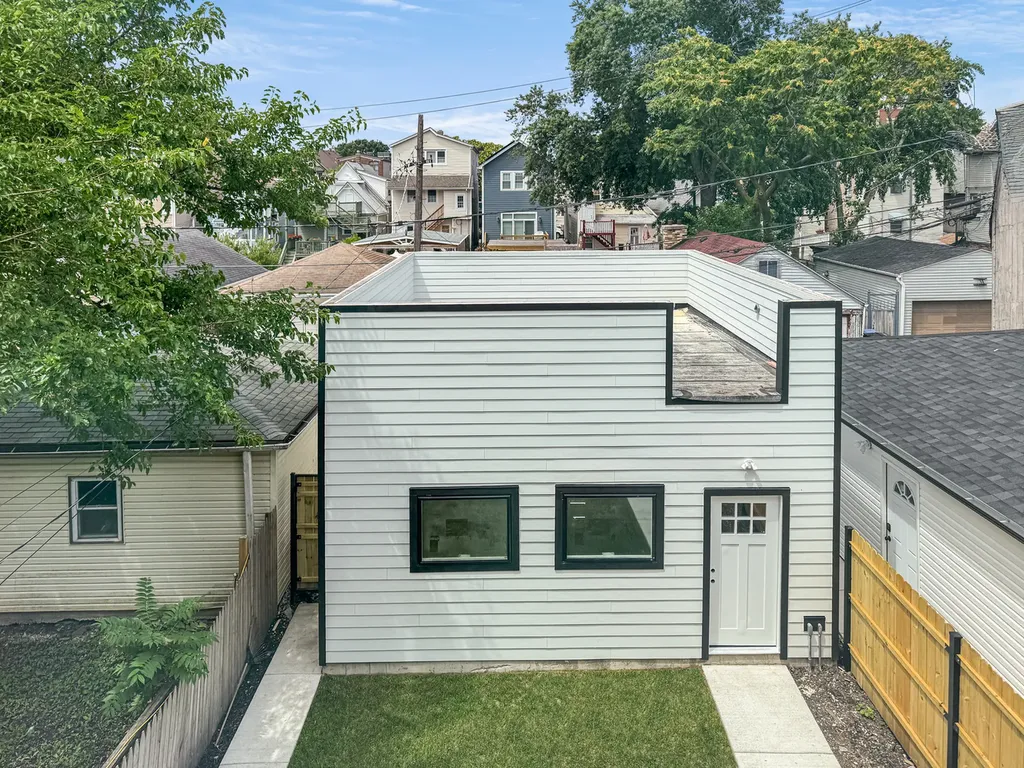 1728 North Sawyer Avenue Chicago IL 60647