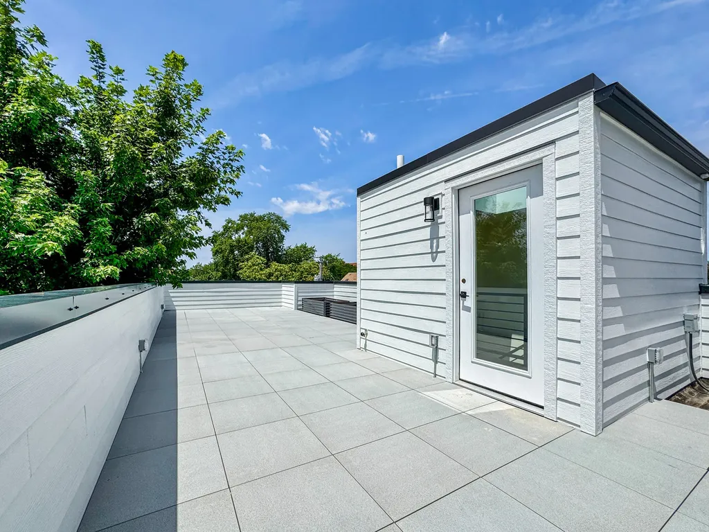 1728 North Sawyer Avenue Chicago IL 60647