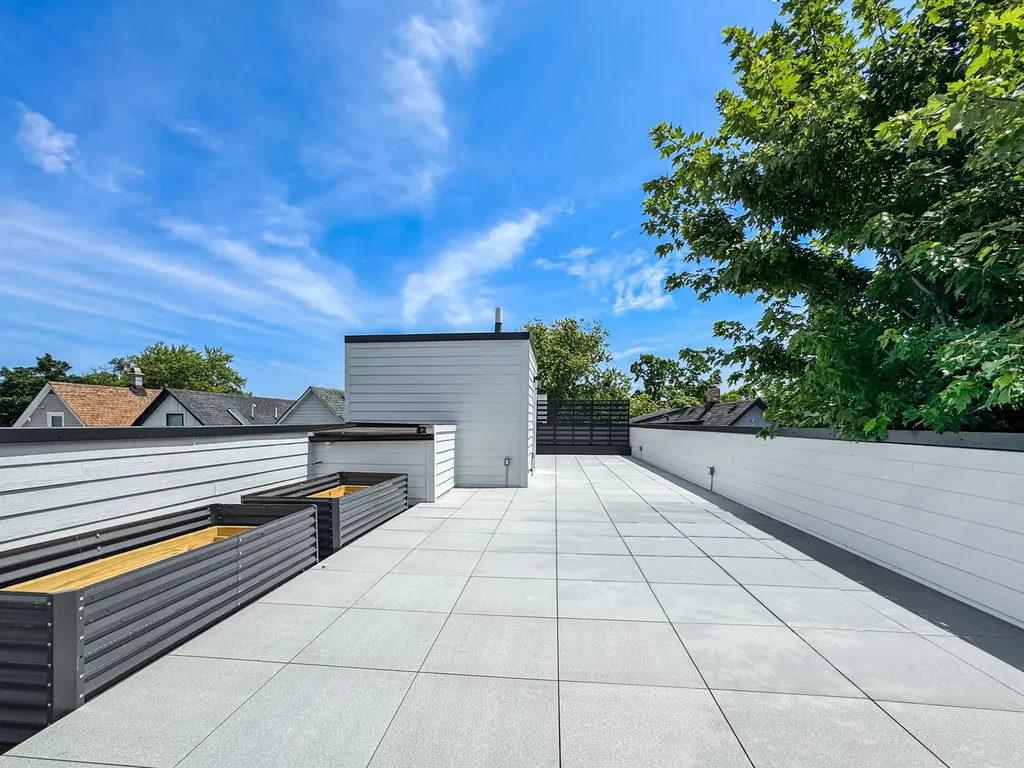 1728 North Sawyer Avenue Chicago IL 60647
