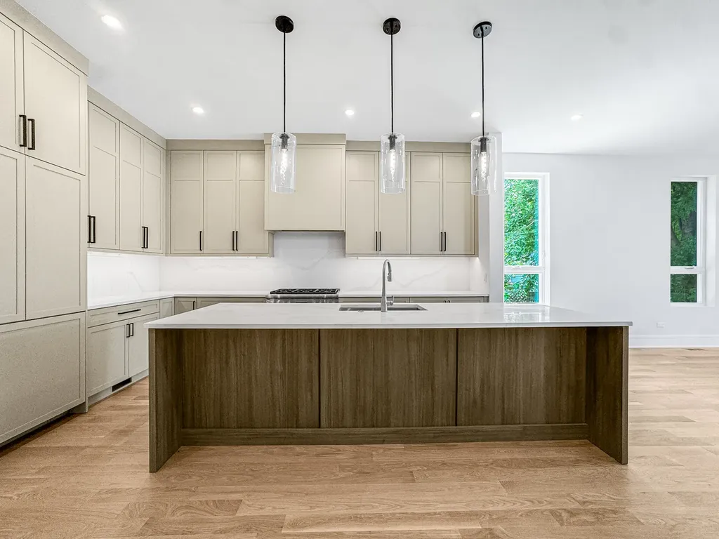 1728 North Sawyer Avenue Chicago IL 60647