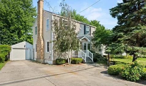 1222 South Somonauk Street Sycamore IL 60178