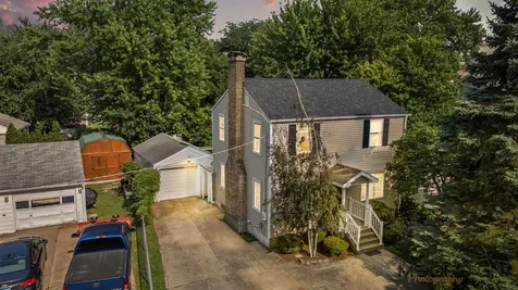1222 South Somonauk Street Sycamore IL 60178