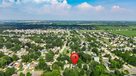 1222 South Somonauk Street Sycamore IL 60178