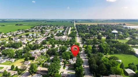 1222 South Somonauk Street Sycamore IL 60178