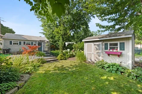 1222 South Somonauk Street Sycamore IL 60178