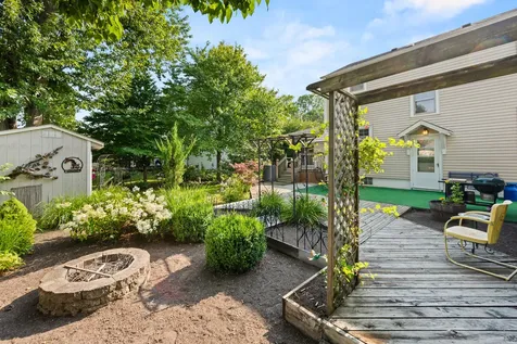 1222 South Somonauk Street Sycamore IL 60178