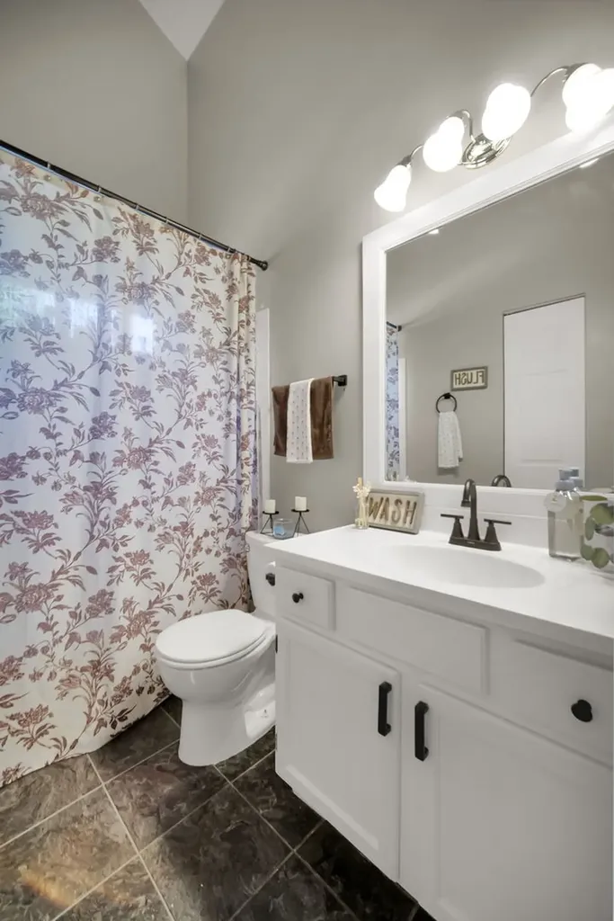 4245 Peartree Drive Lake In The Hills IL 60156