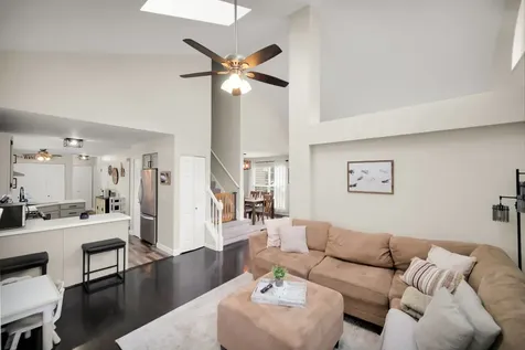 4245 Peartree Drive Lake In The Hills IL 60156