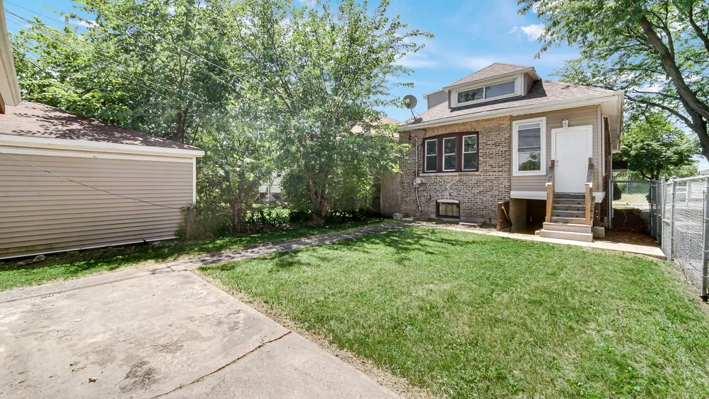 10001 South Wentworth Avenue Chicago IL 60628
