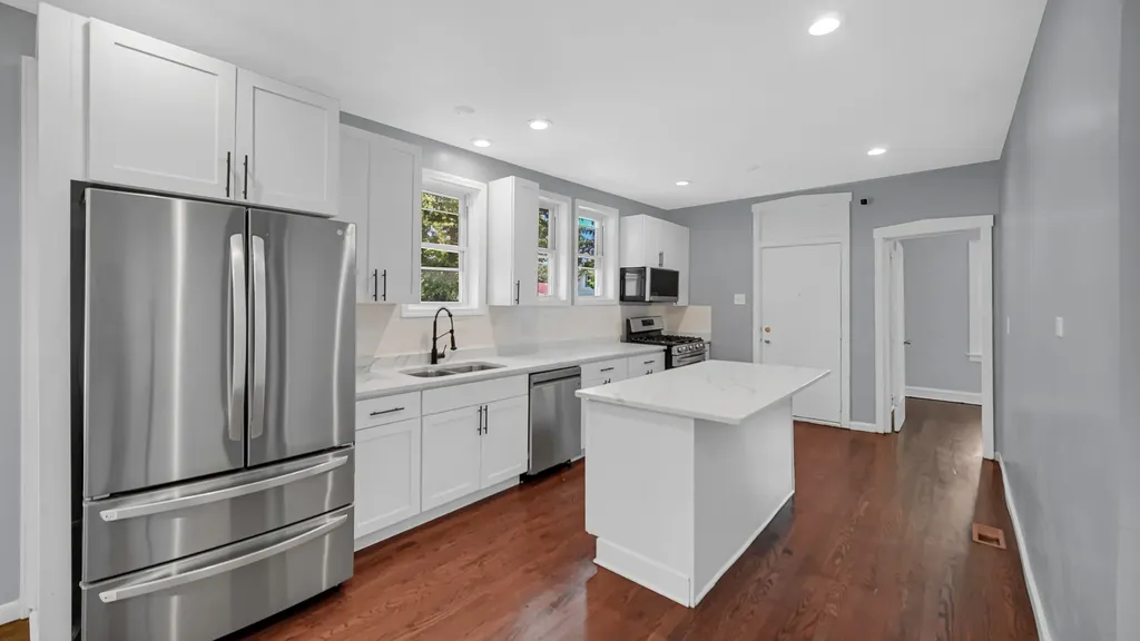 10001 South Wentworth Avenue Chicago IL 60628