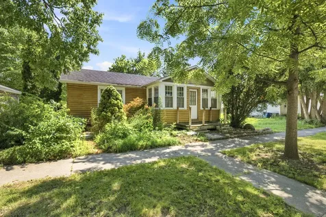 727 East Jackson Street Morris IL 60450