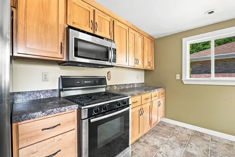 727 East Jackson Street Morris IL 60450