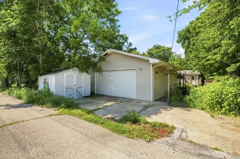 727 East Jackson Street Morris IL 60450
