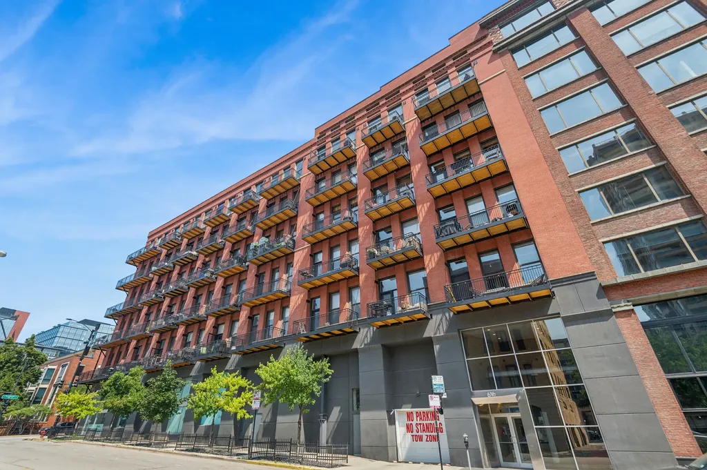 616 West Fulton Street Chicago IL 60661