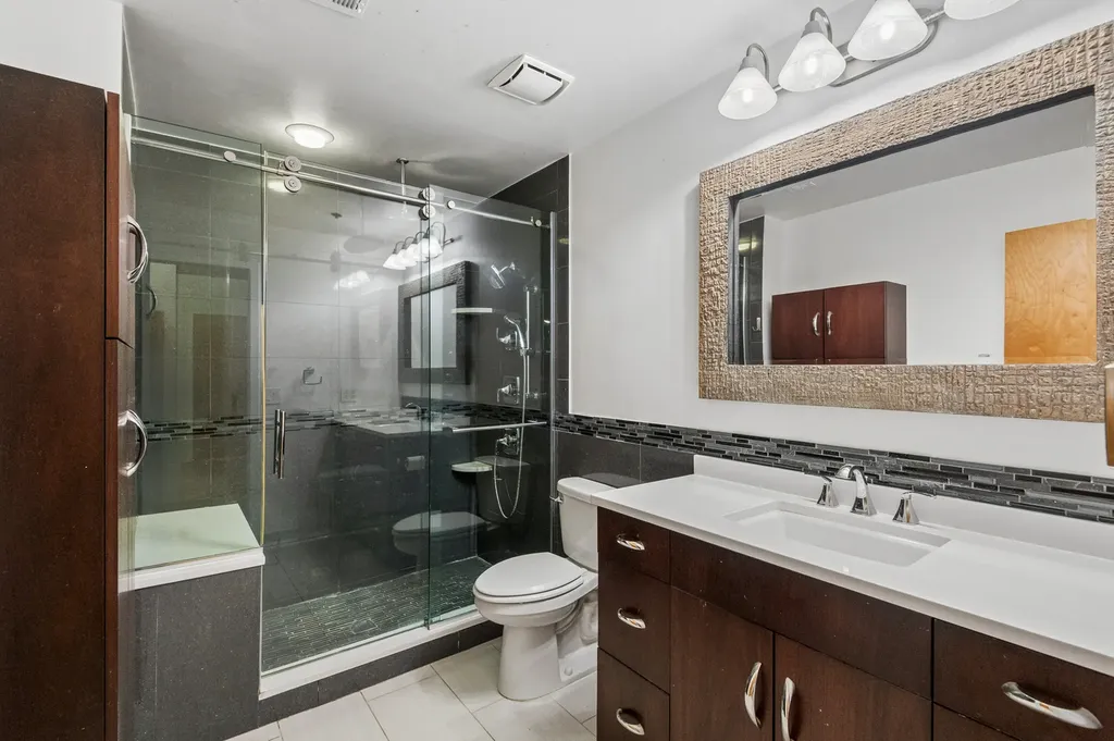 616 West Fulton Street Chicago IL 60661
