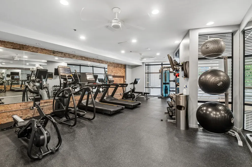 616 West Fulton Street Chicago IL 60661