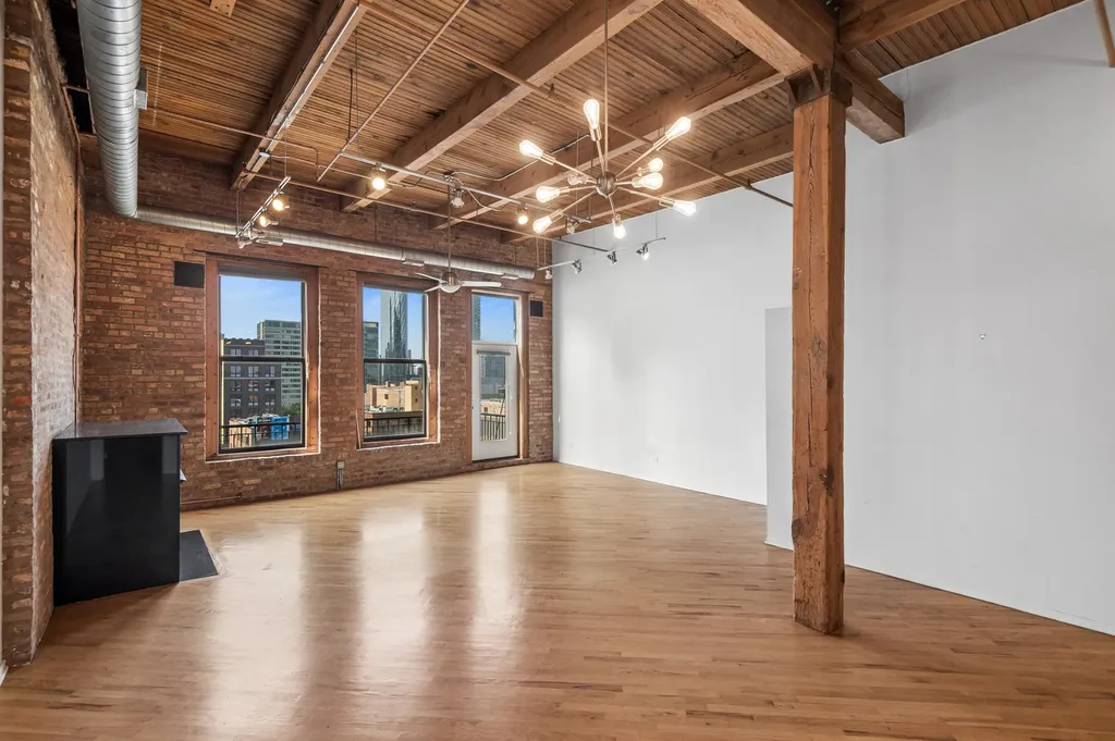 616 West Fulton Street Chicago IL 60661