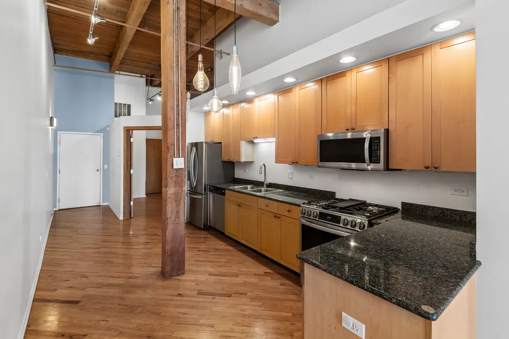 616 West Fulton Street Chicago IL 60661