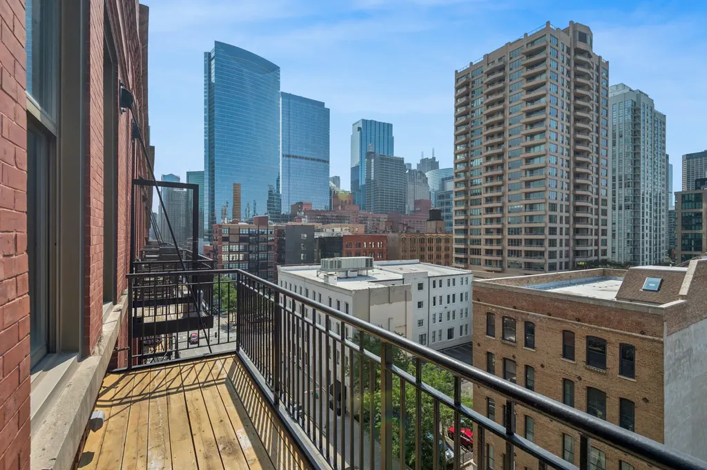 616 West Fulton Street Chicago IL 60661