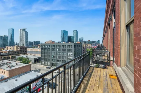 616 West Fulton Street Chicago IL 60661