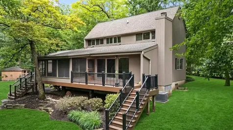 6N329 Fair Oaks Drive St. Charles IL 60175