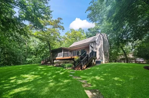 6N329 Fair Oaks Drive St. Charles IL 60175