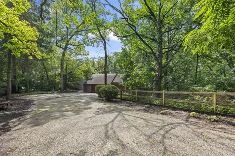 6N329 Fair Oaks Drive St. Charles IL 60175