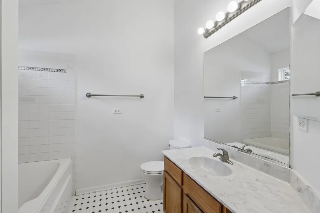 2986 Waters Edge Circle Aurora IL 60504