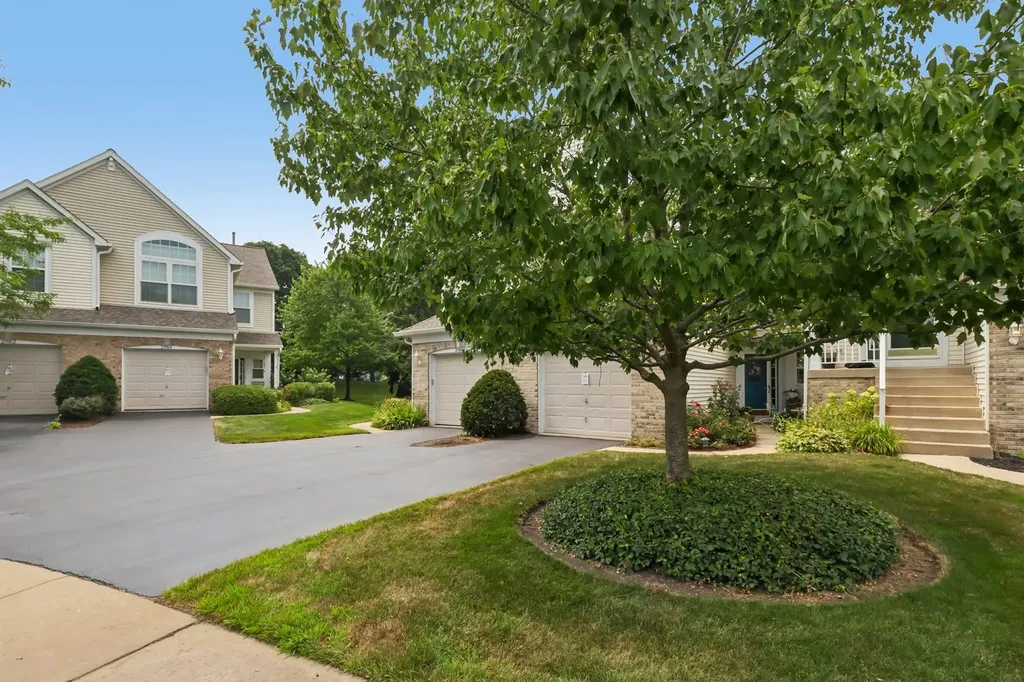 2986 Waters Edge Circle Aurora IL 60504