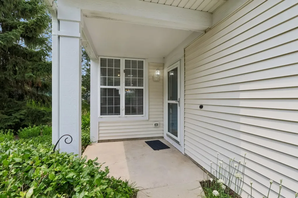 2986 Waters Edge Circle Aurora IL 60504