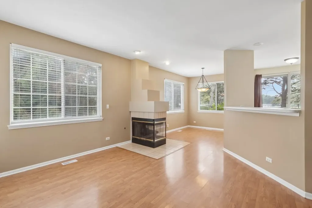 2986 Waters Edge Circle Aurora IL 60504