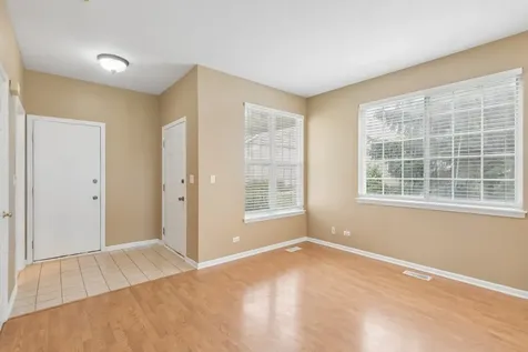 2986 Waters Edge Circle Aurora IL 60504