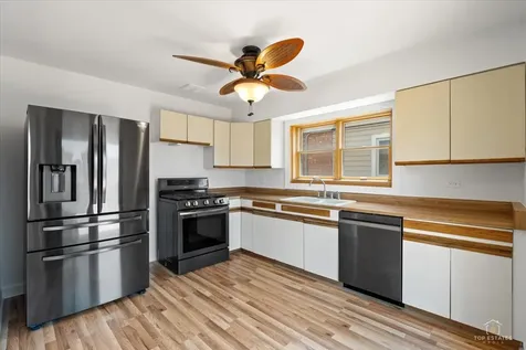 2114 North 74th Avenue Elmwood Park IL 60707