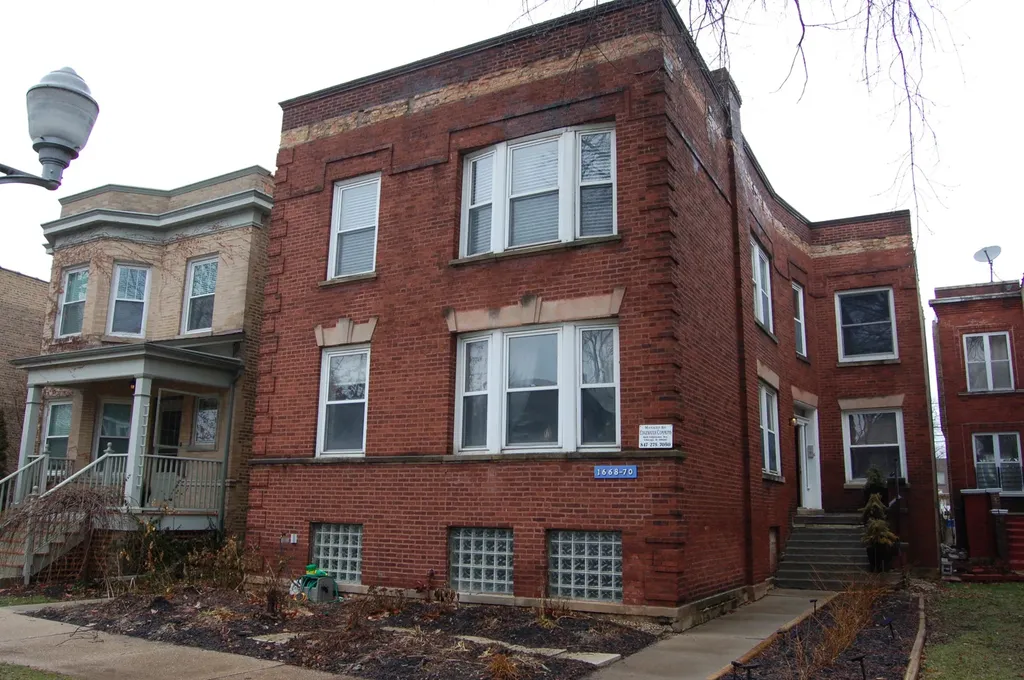 1668 West Edgewater Avenue Chicago IL 60660