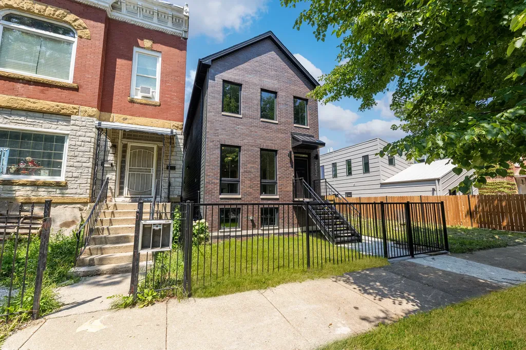 2832 West Wilcox Street Chicago IL 60612
