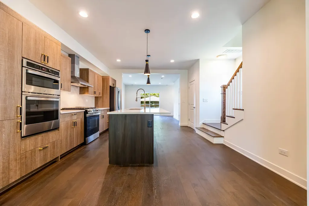 2832 West Wilcox Street Chicago IL 60612