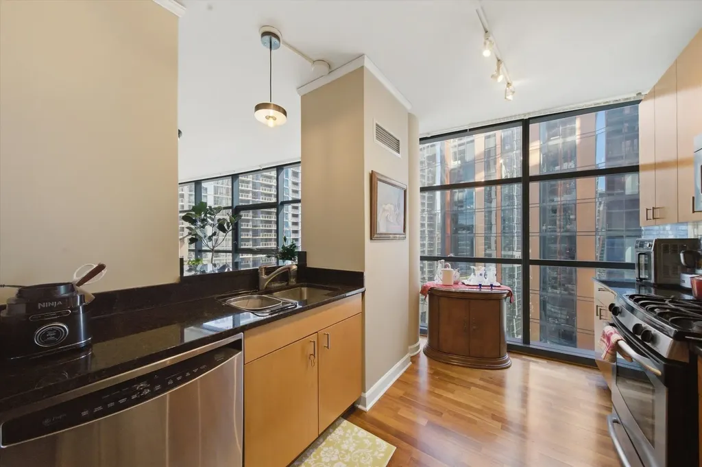 201 North Westshore Drive Chicago IL 60601