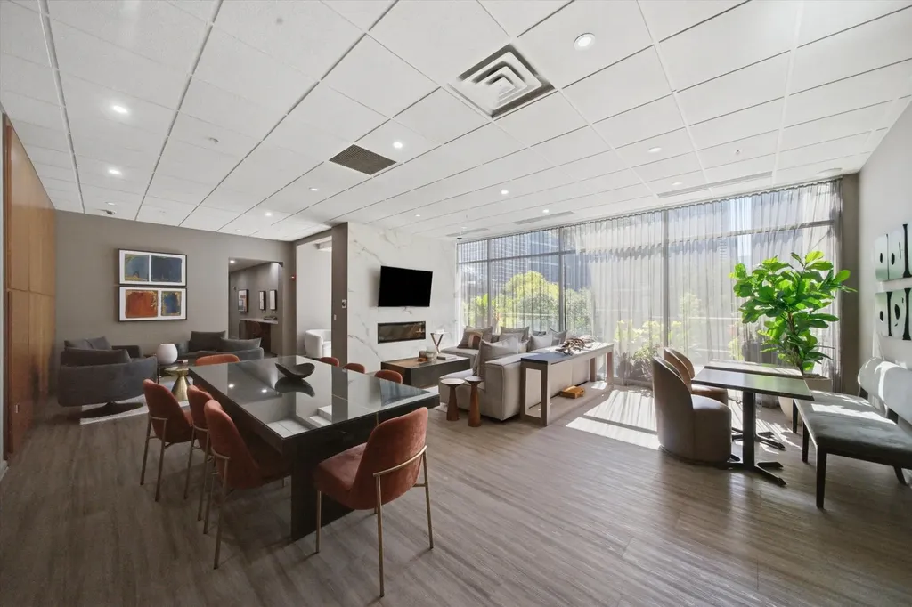 201 North Westshore Drive Chicago IL 60601