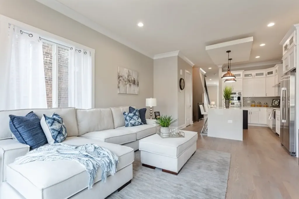 530 East 44th Place Chicago IL 60653