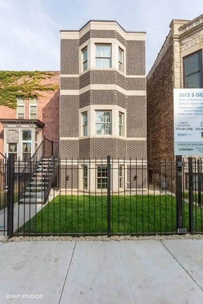 530 East 44th Place Chicago IL 60653