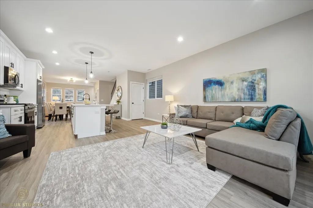 530 East 44th Place Chicago IL 60653