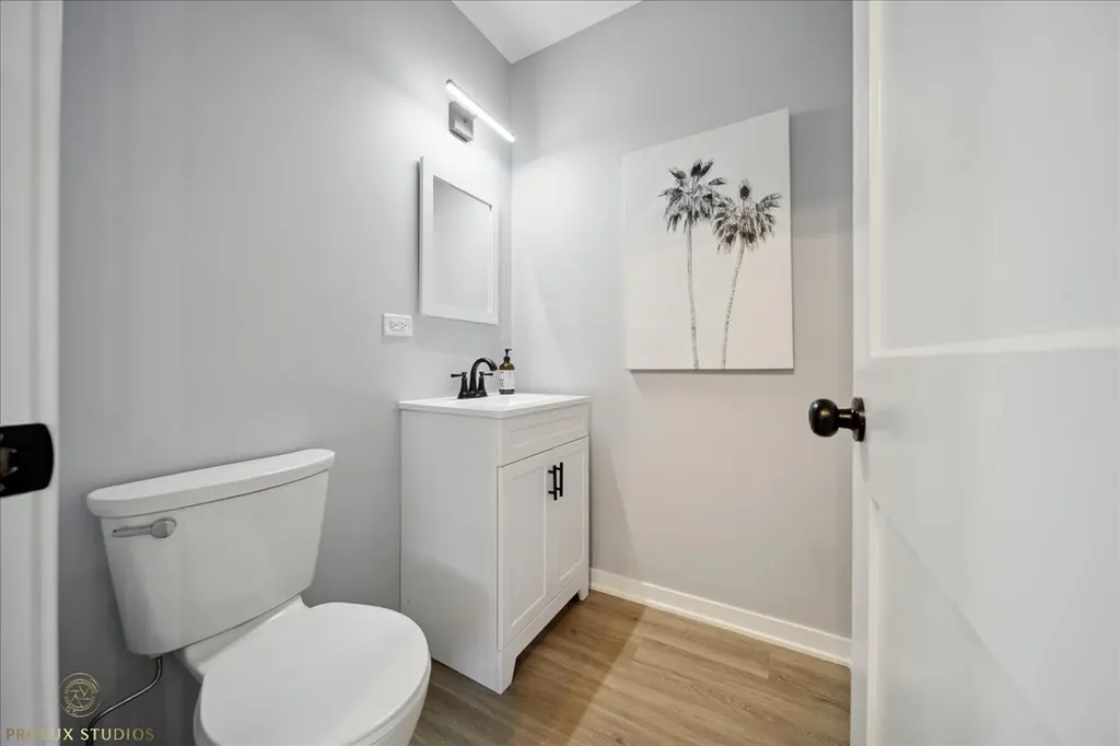 530 East 44th Place Chicago IL 60653