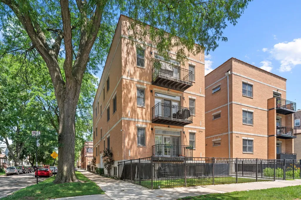 3756 West Leland Avenue Chicago IL 60625